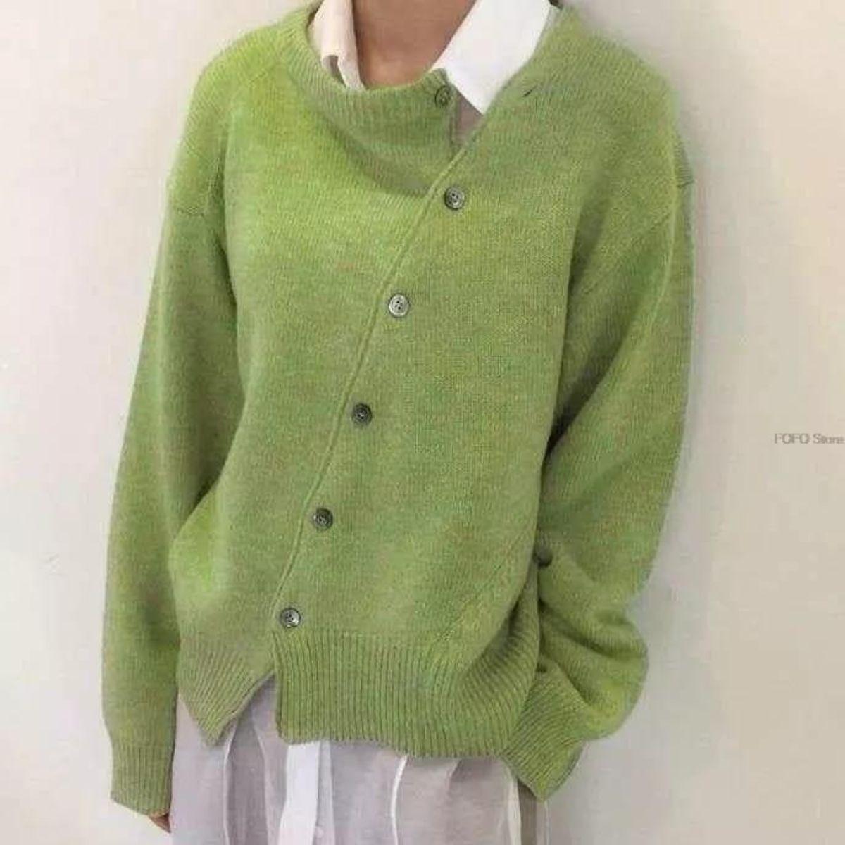Dame cardigan med asymmetrisk knaplukning | Blød og moderne strik