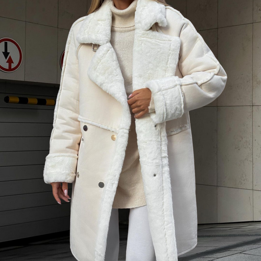 Lang Fluffy Jakke til Kvinder | Elegant Plysjakke i Ruskindslook med Fuskepelsfor
