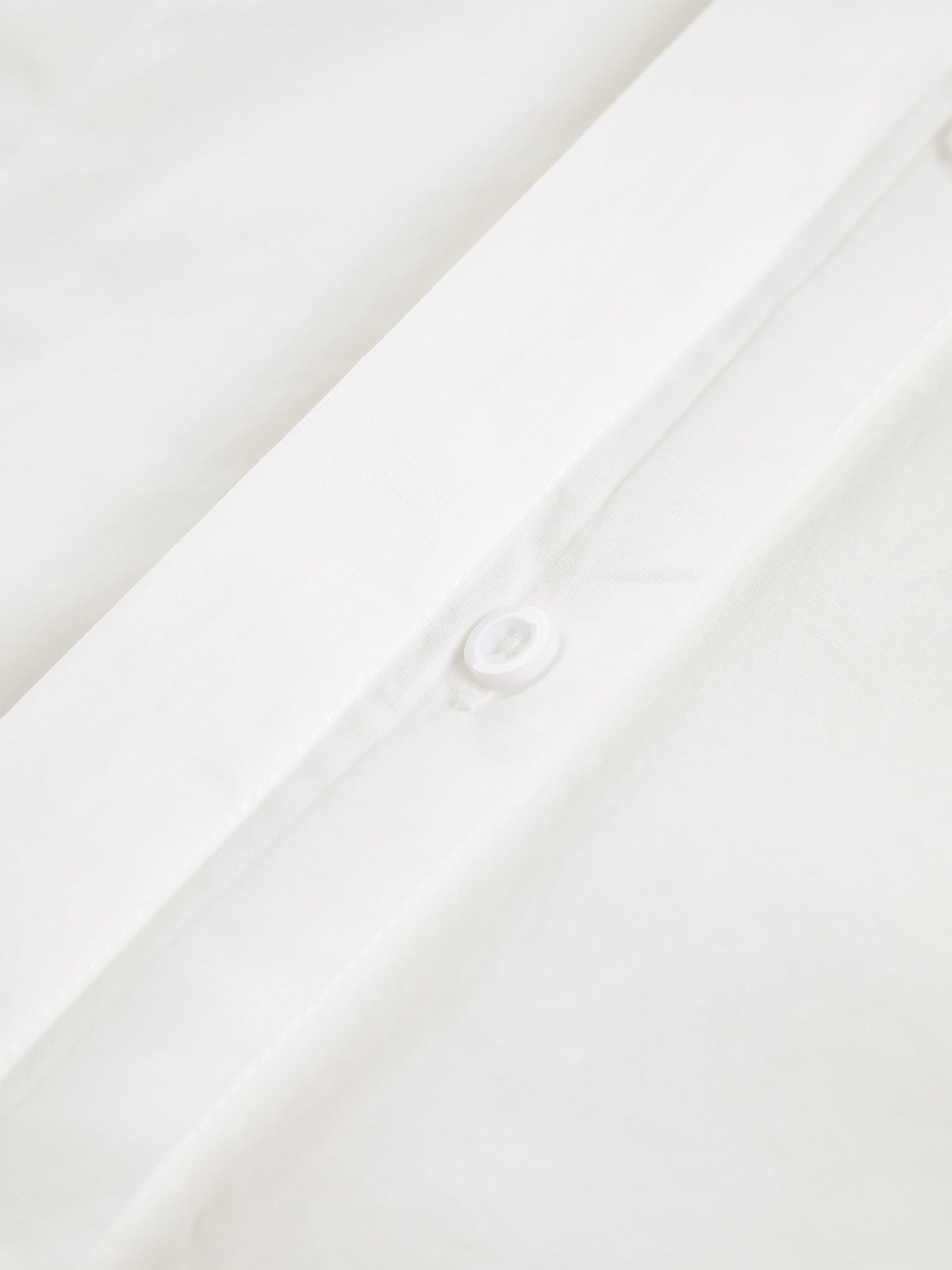 Elegant Skjorte til Kvinder | Strukturdesign med Skulderdetaljer | Klassisk Knaplukning