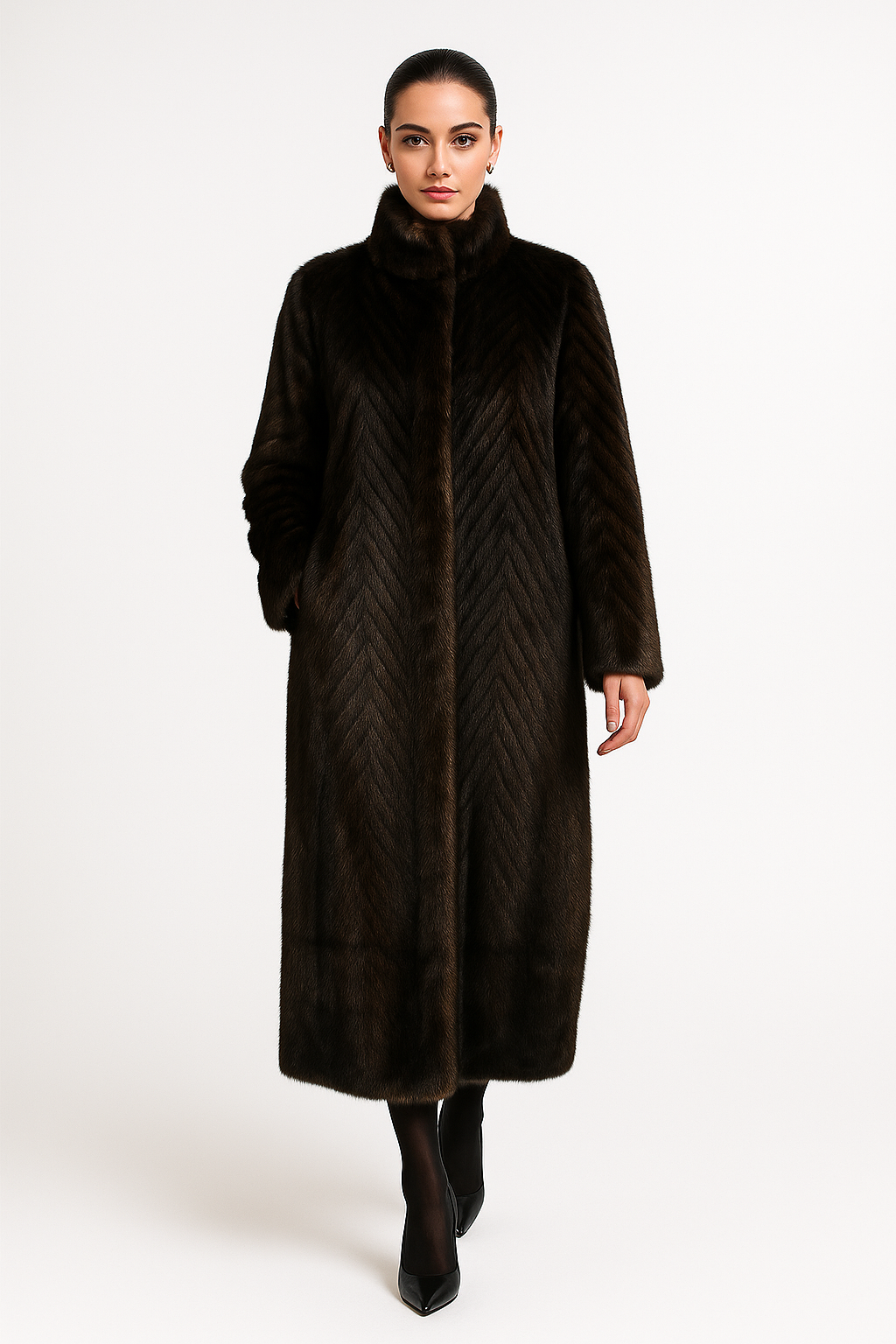 Lang damefrakke i imitation mink | Ståkrave | Elegant gradueret design