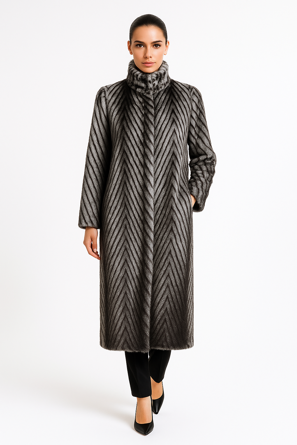 Lang damefrakke i imitation mink | Ståkrave | Elegant gradueret design