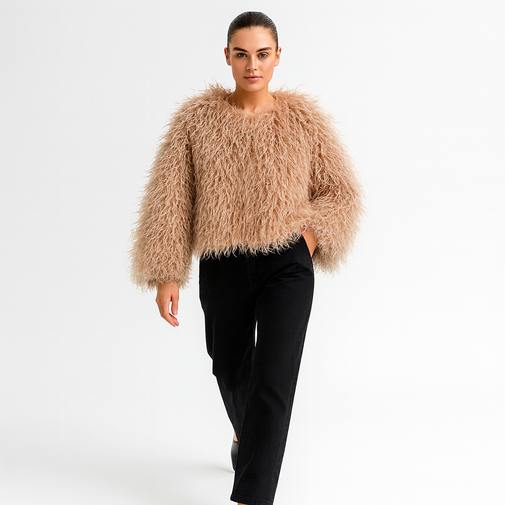 Kvinders kort faux fur jakke | Fluffy vinterfrakke | Løs pasform og luksuriøst look