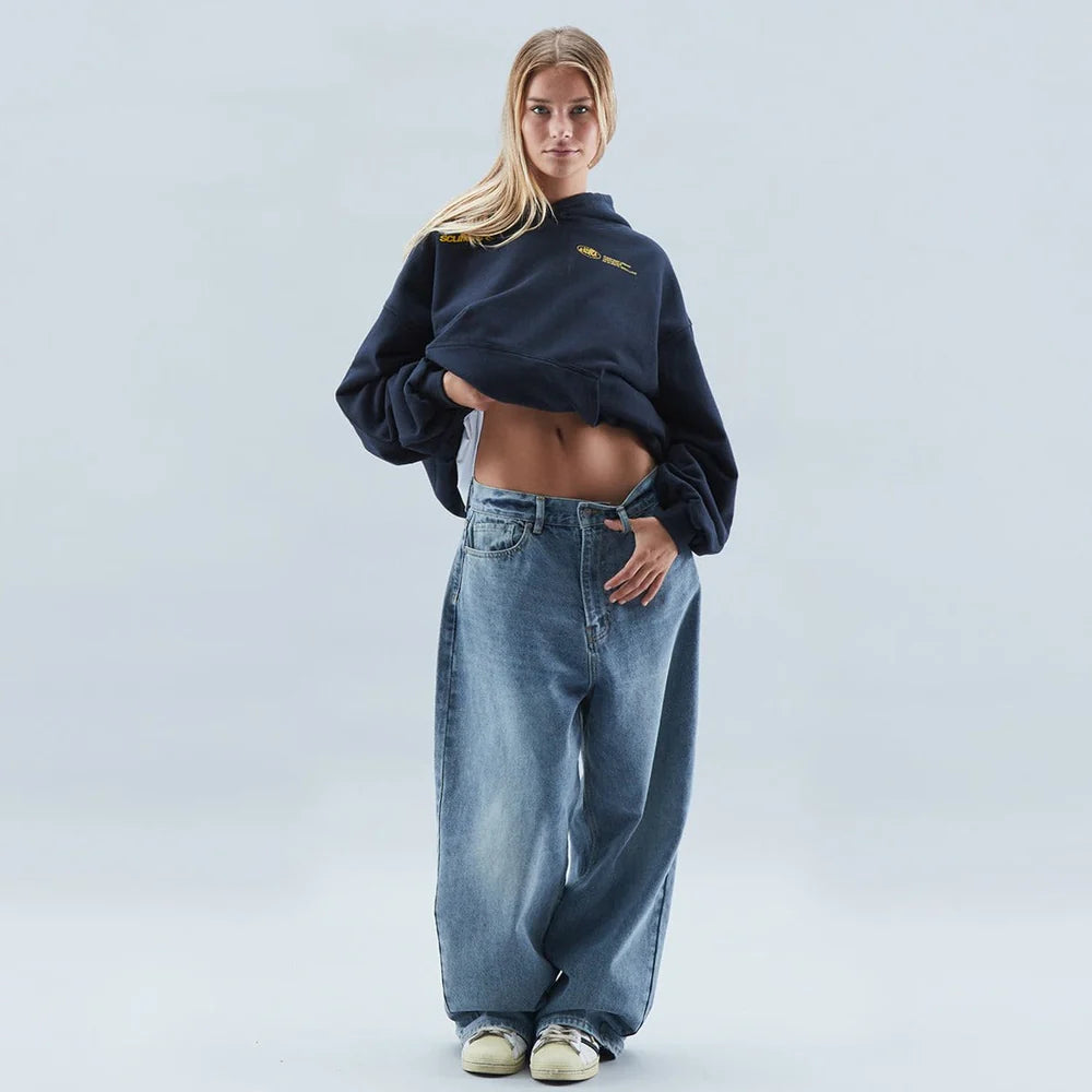 Oversized Dame Hoodie med Bagtryk og Hætte | Streetwear Komfort & College Stil