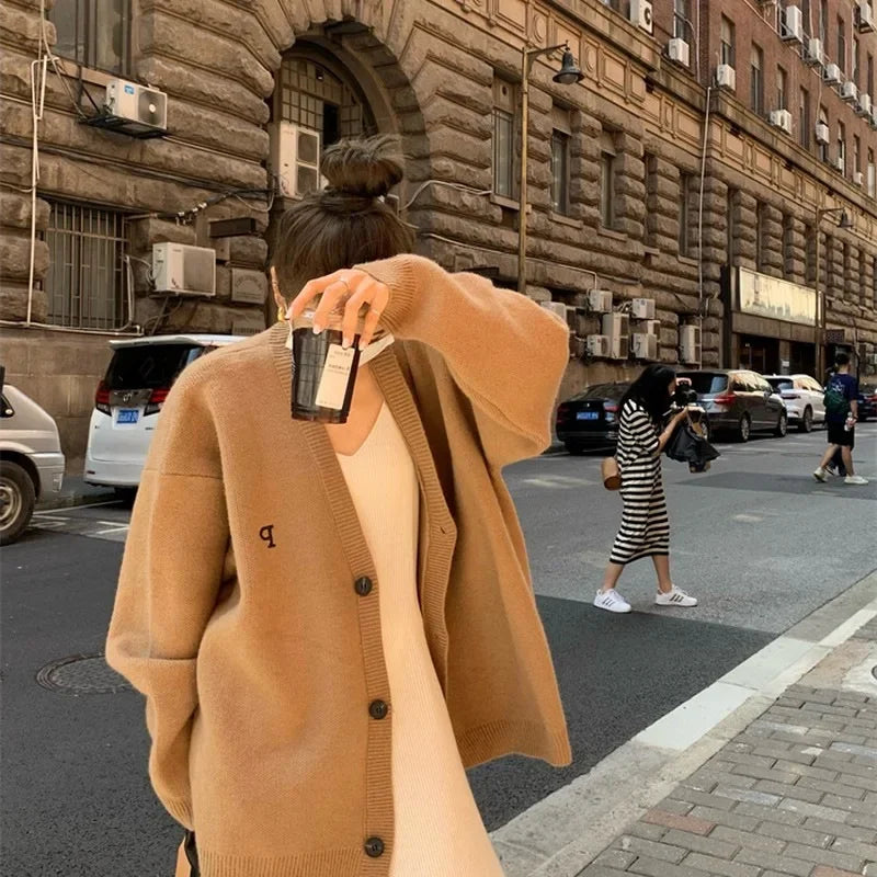 Kvinders cardigan med V-udskæring | Oversized pasform | Klassisk & casual stil