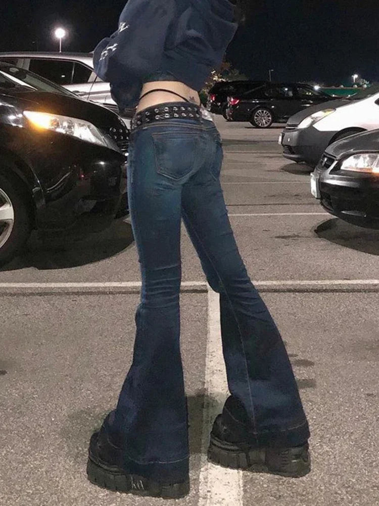 Low Waist Jeans til Kvinder | Bootcut Pasform | Stretch Denim | Y2K Streetwear Stil