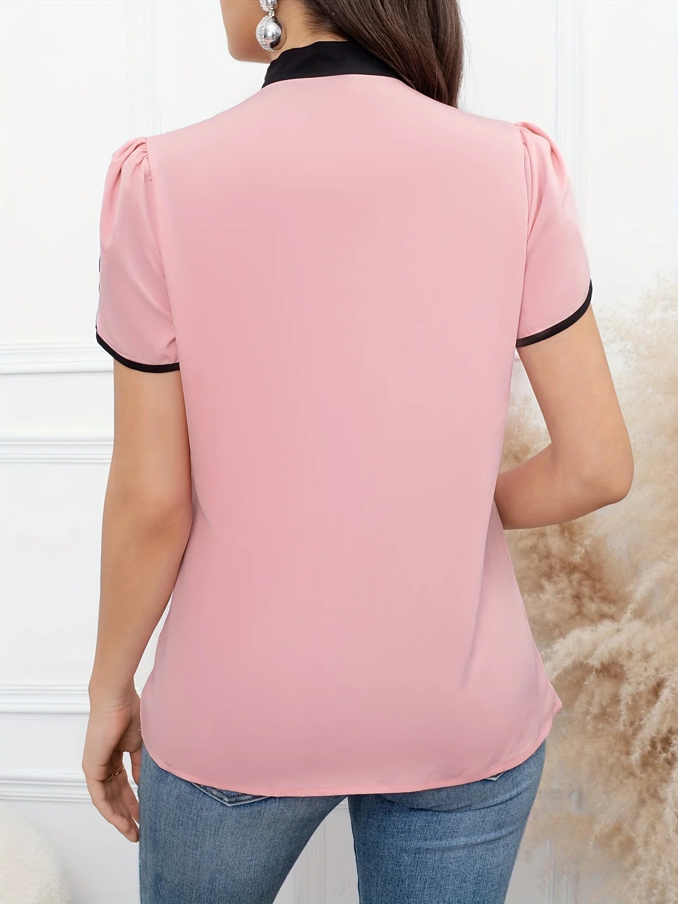 Damebluse med sløjfedetalje | Sommerbluse med sommerfugleærmer | Løs pasform