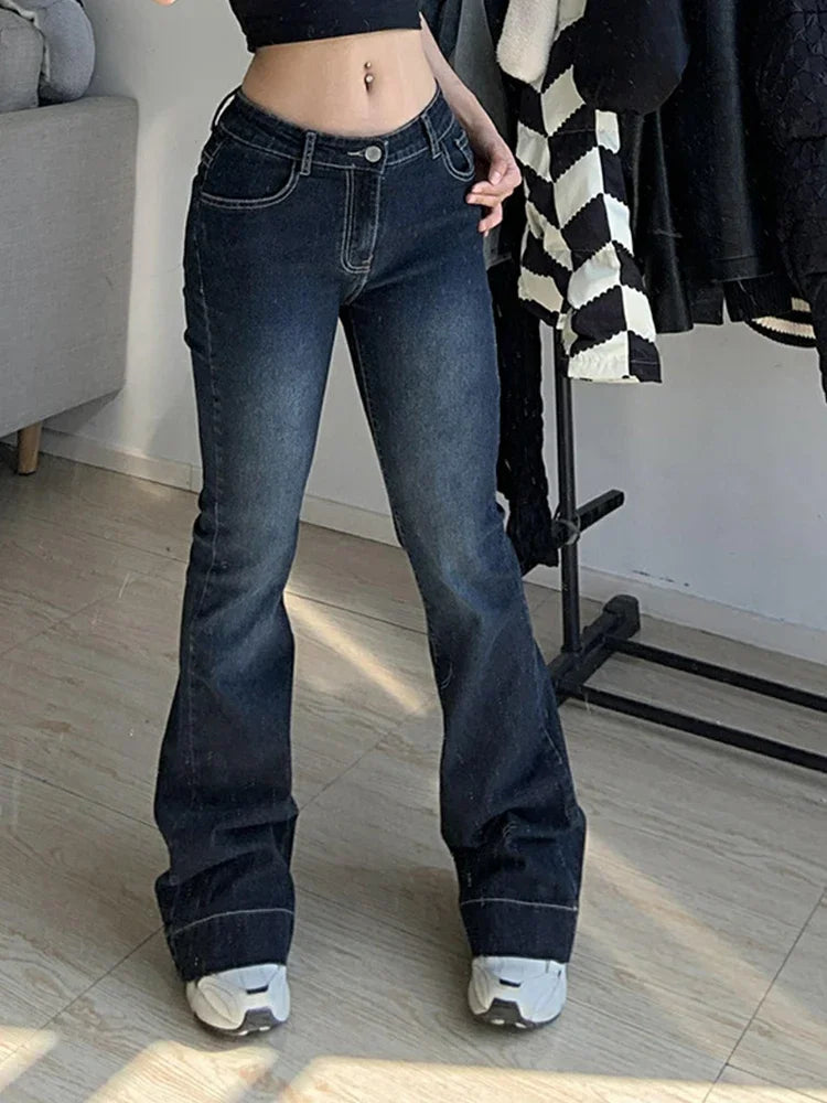 Low Waist Jeans til Kvinder | Bootcut Pasform | Stretch Denim | Y2K Streetwear Stil