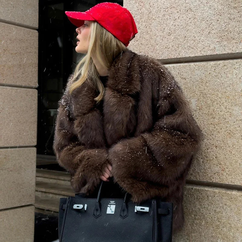 Kvinders Oversized Pelsjakke i Imitationspels | Tykt Design | Elegant og Varm til Vinter