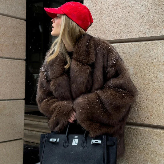 Kvinders Oversized Pelsjakke i Imitationspels | Tykt Design | Elegant og Varm til Vinter