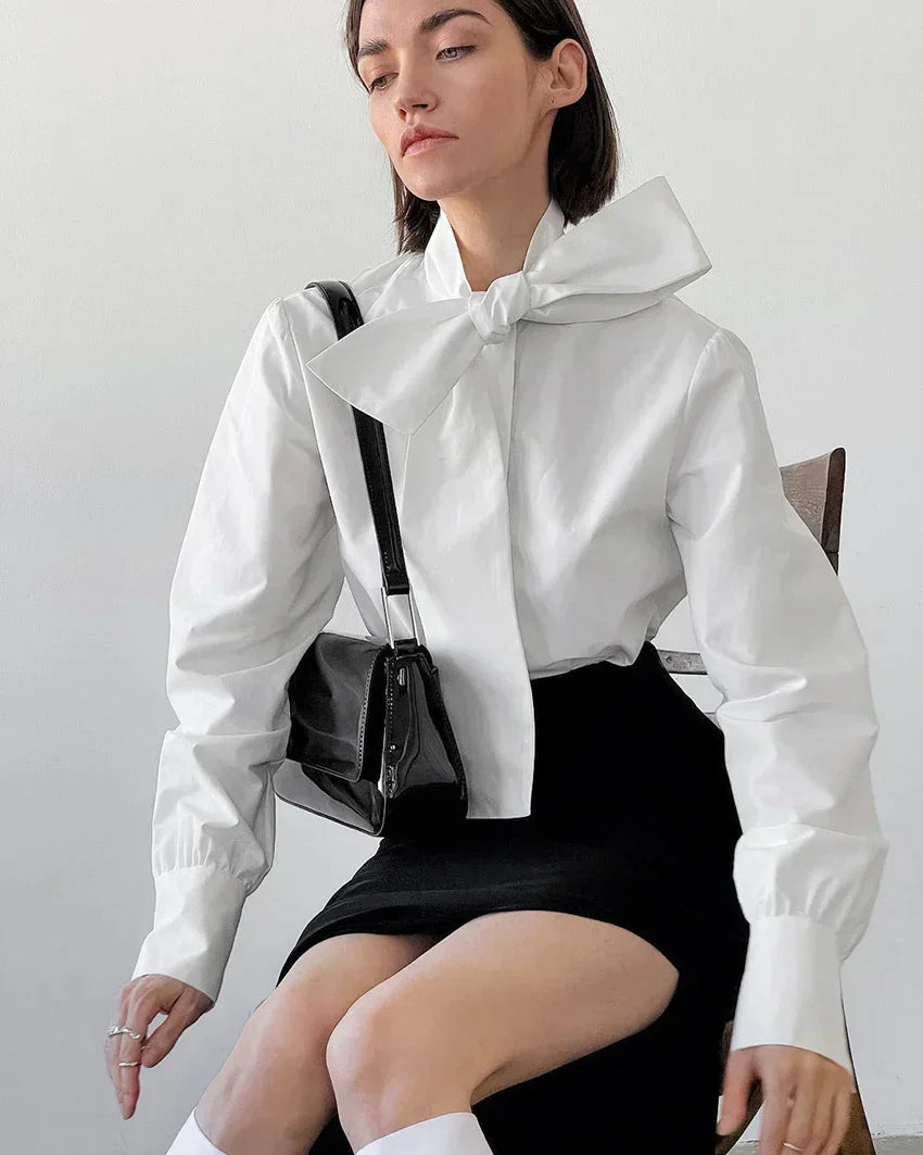 Dame Skjorte med Sløjfedetalje | Klassisk Hvid Bluse | Let & Elegant Pasform