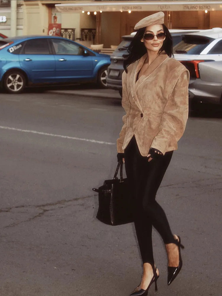 Elegant ruskindslignende taljeret blazer | Skulderpuder | Enkeltknap og klassisk revers