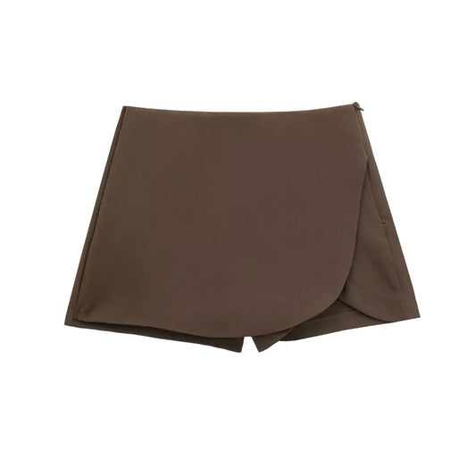 Asymmetrisk Skort Med Høj Talje I Elegant Minimalistisk Design