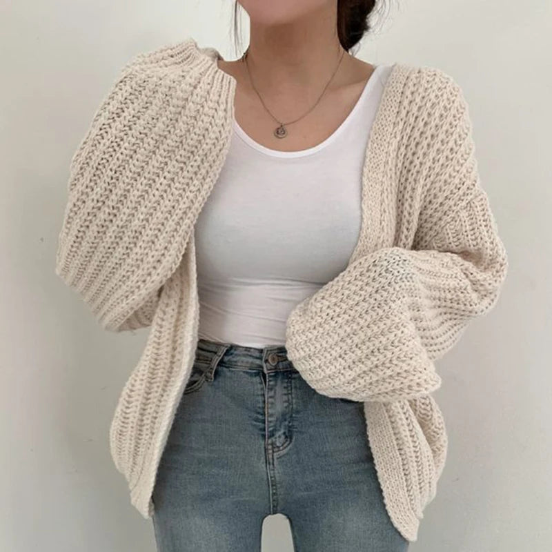 Dame cardigan i chunky strik | Løs pasform med lanterneærmer | Casual og hyggelig stil