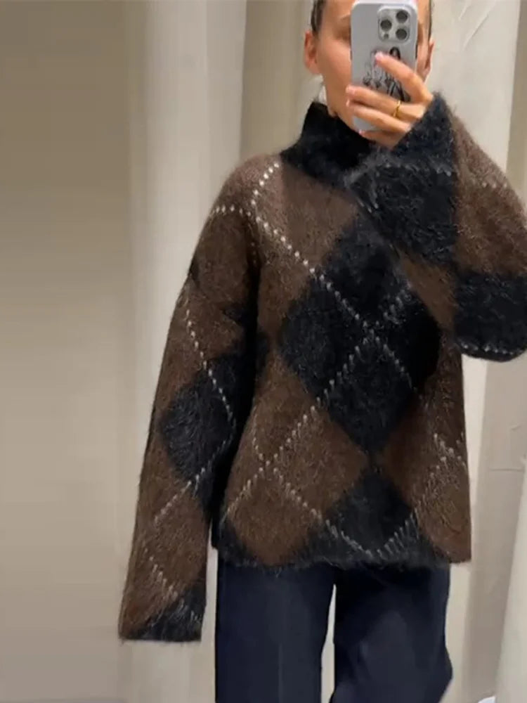 Dame rullekravesweater i diamantstrik | Løs pasform | Varm efterårs-/vintertrøje