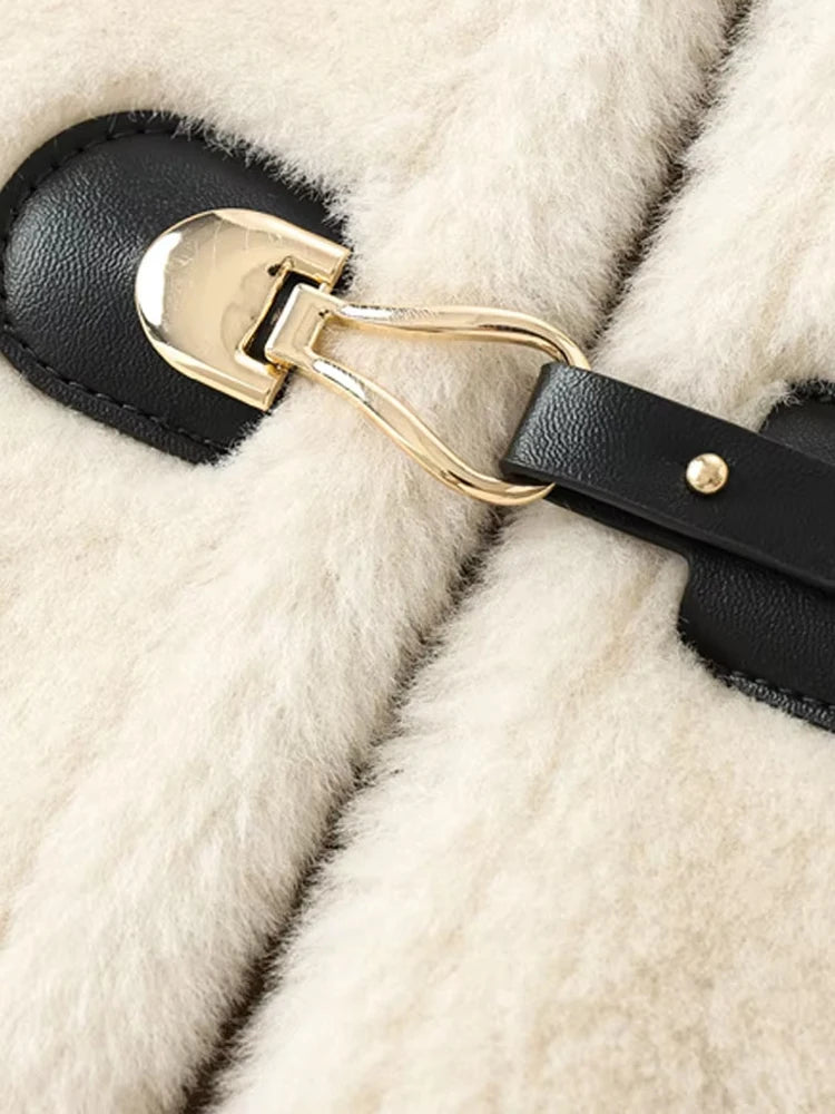 Kvinders faux fur jakke | Blød og varm teddyjakke | Kort model med frontlukning