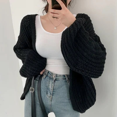 Dame cardigan i chunky strik | Løs pasform med lanterneærmer | Casual og hyggelig stil