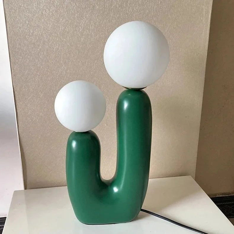 Moderne Nordisk Bordlampe med Dobbelte Glaskupler | Elegant og Stilfuldt Design til Stuen eller Natbord