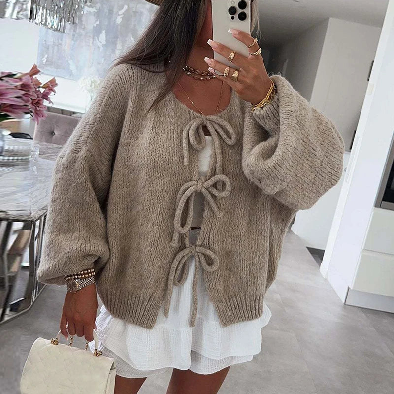 Dame Cardigan med Sløjfedetaljer | Blødt Strik | Åben Front & Lange Ærmer