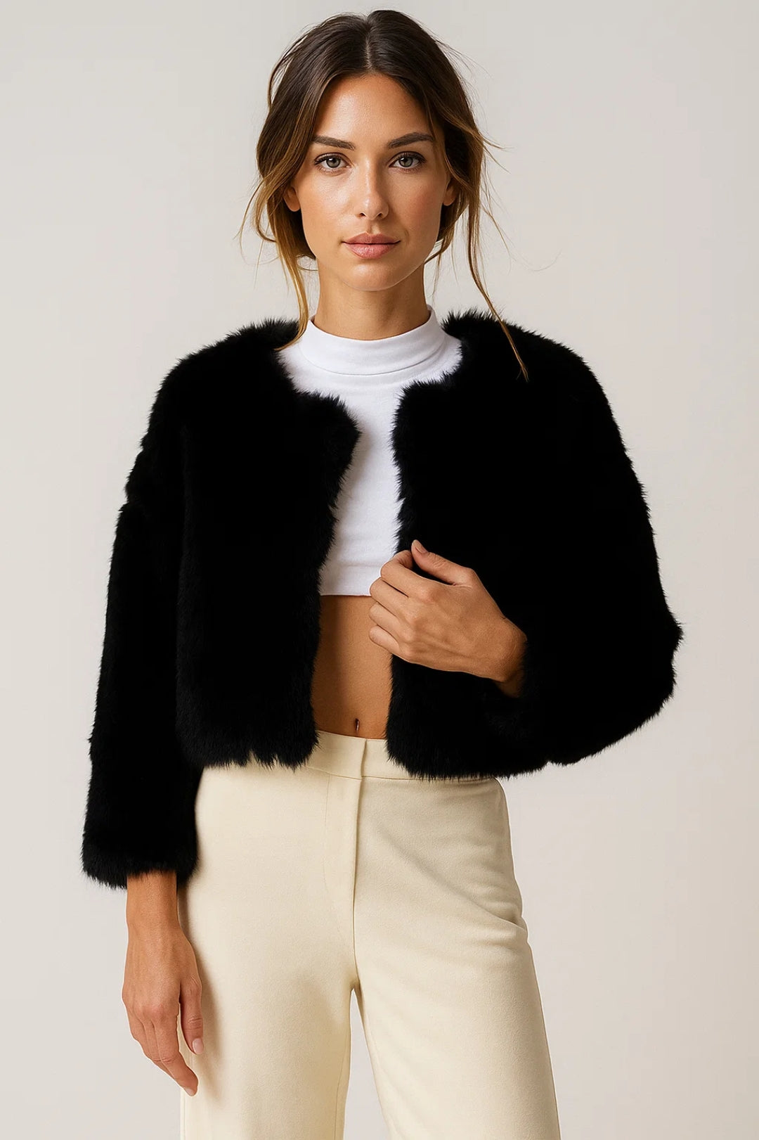 Kort faux fur jakke til kvinder | Luksuriøst look | Åben front i sort eller beige
