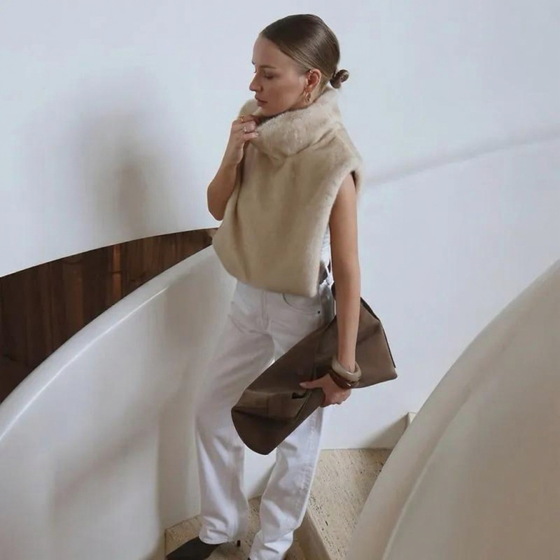 Kvinders Imitationspels Vest med Høj Krave | Ærmeløs Design | Elegant og Varm til Efterår og Vinter