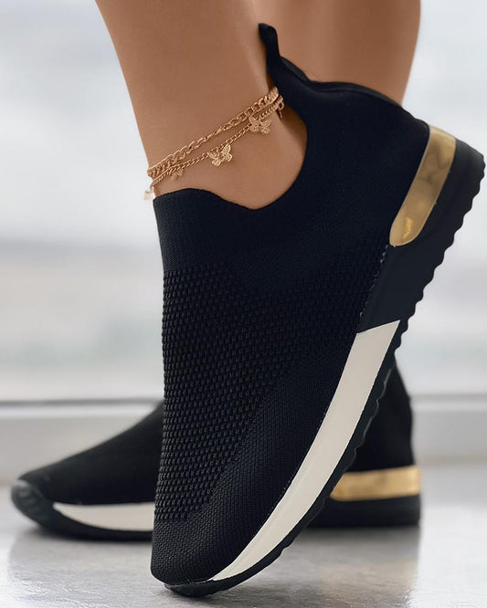 Kvinders slip-on sneakers | Guld detaljer | Let og åndbar komfort