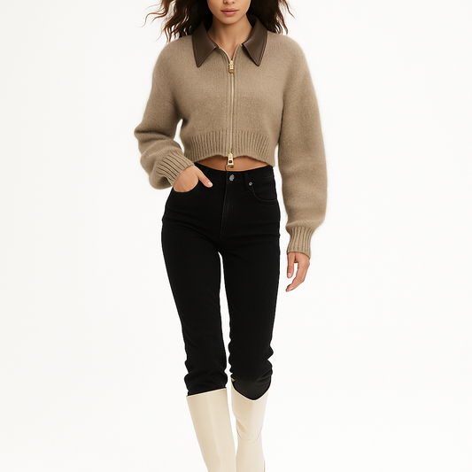 Kvinders Kort Strikcardigan med Lynlås og Læderkrave | Blød Struktur | Elegant og Moderne til Efterår og Vinter