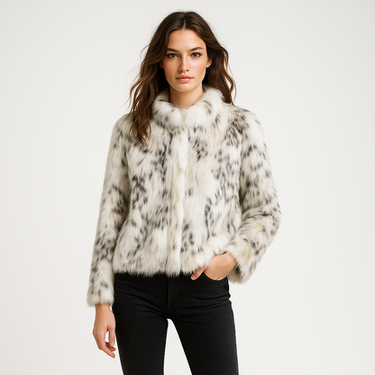 Kvinders Kort Pelsjakke i Imitationspels | Dyreprint | Varm og Eksklusiv til Efterår og Vinter