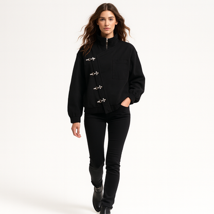 Kvindejakke | Asymmetrisk Design | Dekorative Spænder