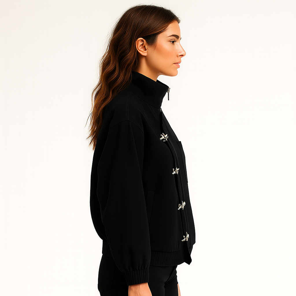 Kvindejakke | Asymmetrisk Design | Dekorative Spænder