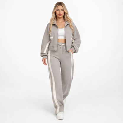 Matchende Todelt Sæt Med Lynlåsjakke Og Lige Bukser