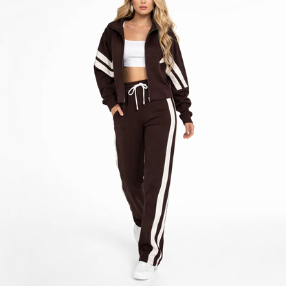 Matchende Todelt Sæt Med Lynlåsjakke Og Lige Bukser