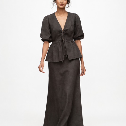 Elegant todelt sæt i bomuld med V-udskæring og lang nederdel