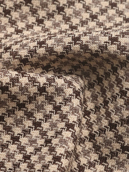 Elegant ternet blazer med knapper og lommer i klassisk snit til kvinder