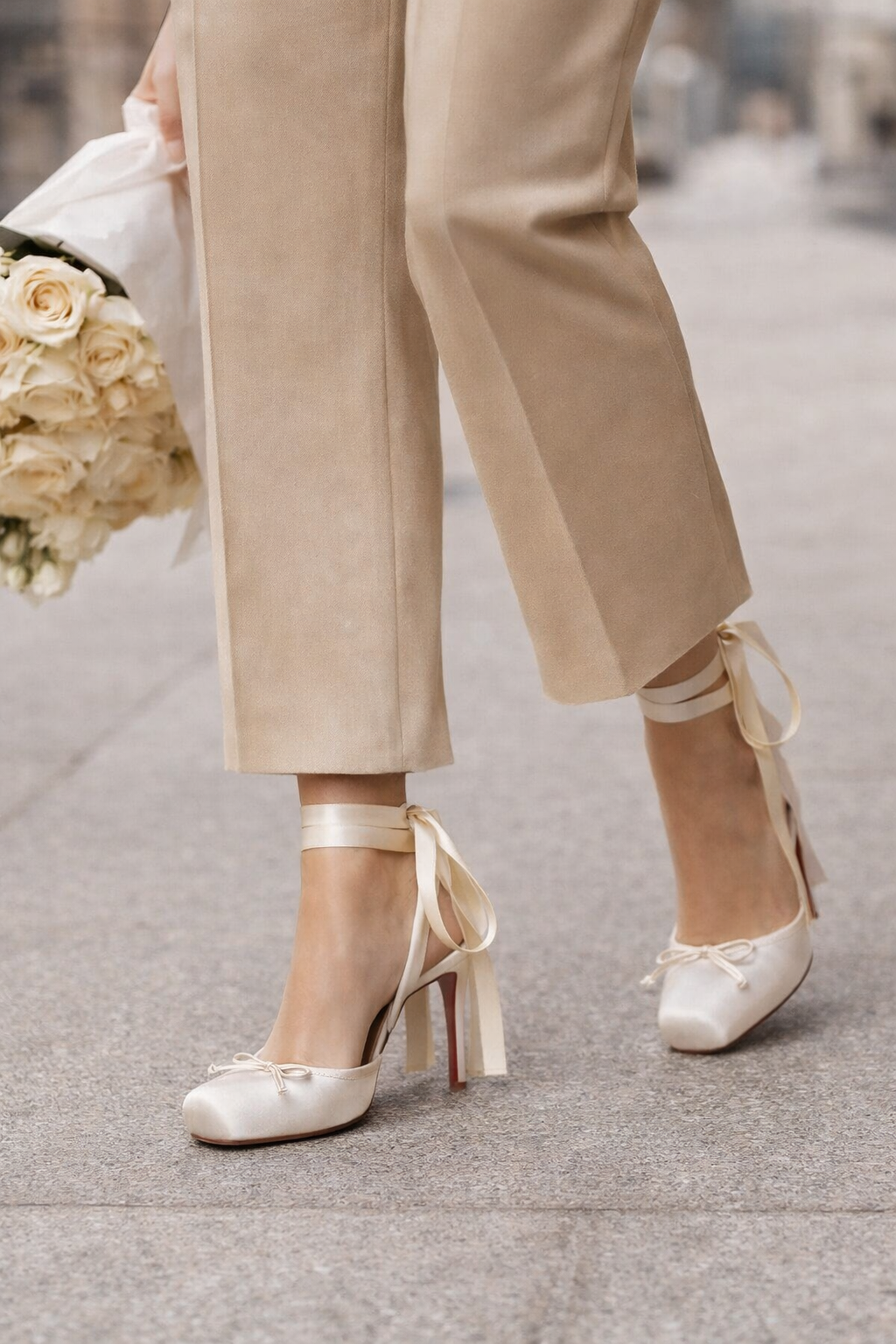 Elegante Høje Hælsko I Satin Med Ankelbånd Og Firkantet Snude