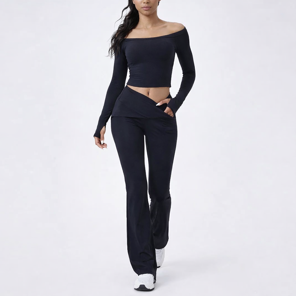 Elegant yoga- og træningssæt til kvinder med langærmet top og flatterende bukser