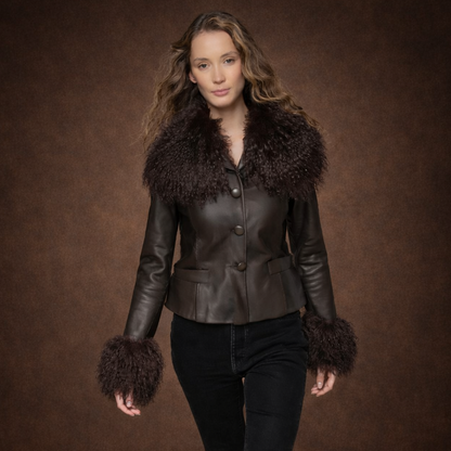 Eksklusiv Læderjakke Til Kvinder Med Ægte Pelskrave Og Skræddersyet Silhuet
