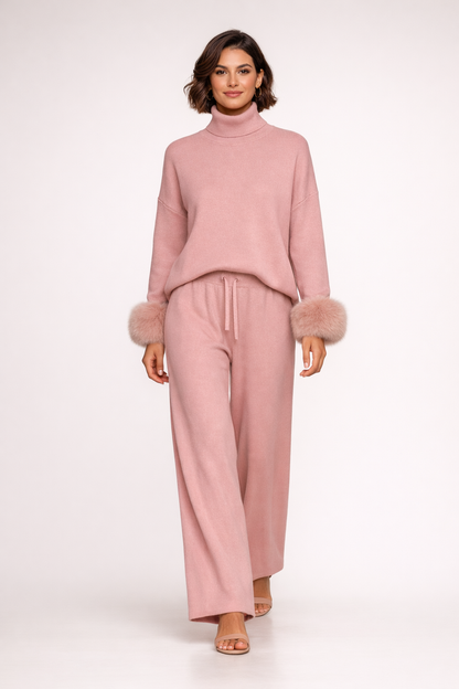 Strikket sæt til kvinder med høj hals og elegante pelsmanchetter