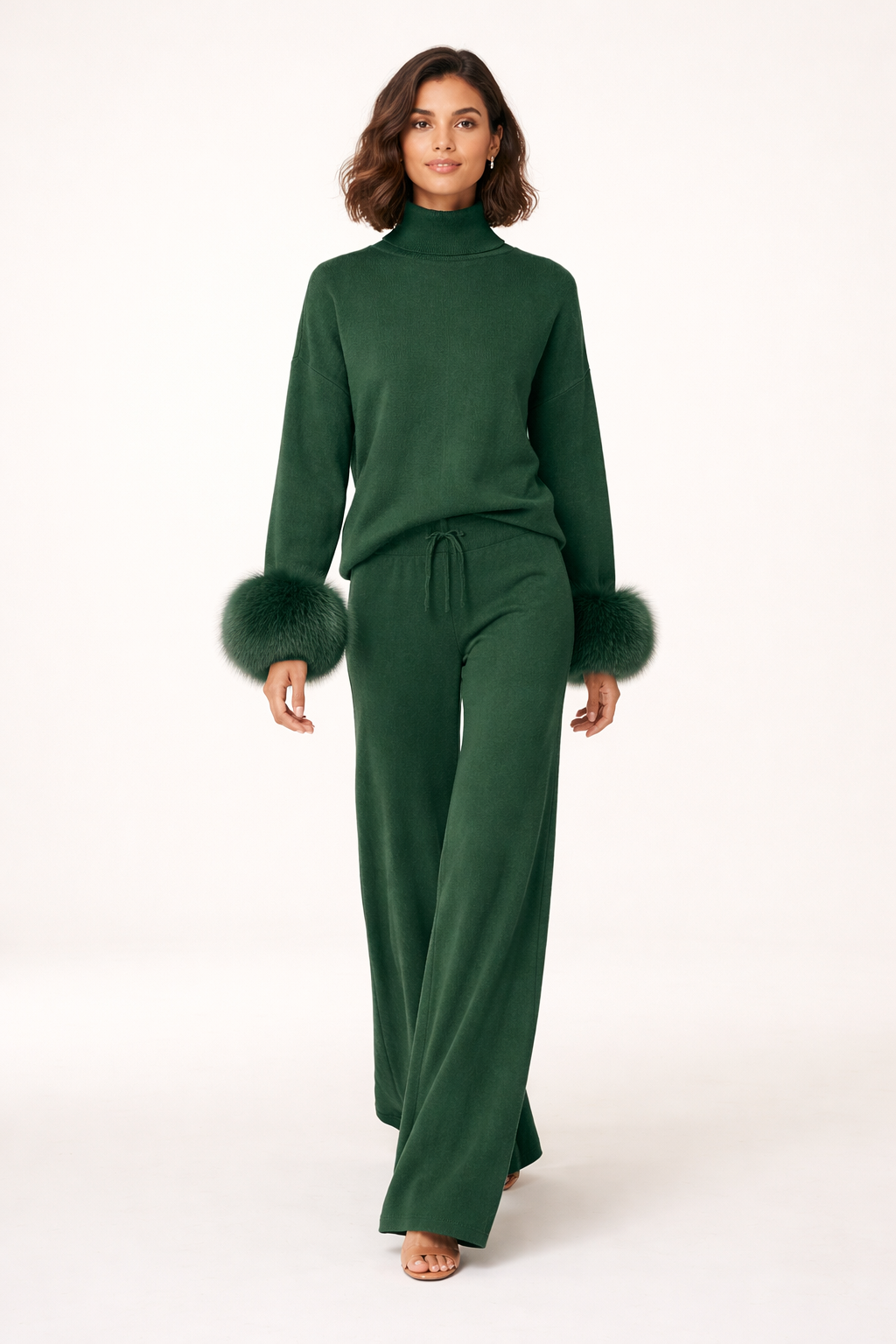 Strikket sæt til kvinder med høj hals og elegante pelsmanchetter