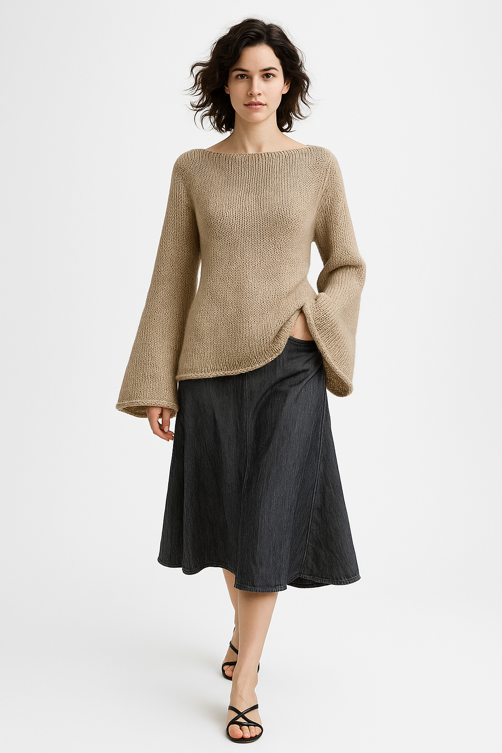 Kvinders striktrøje med trompetærmer | Blød ribstruktur | Feminint design