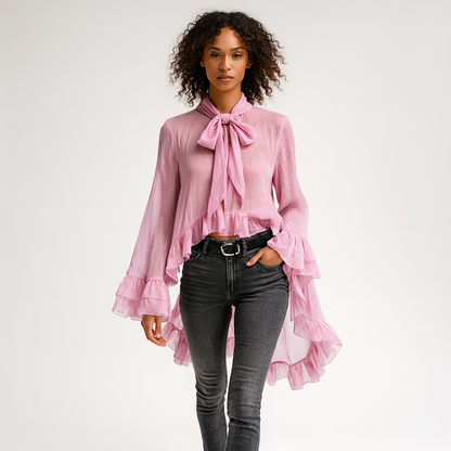 Elegant dameskjorte med flæsekant | Løs pasform | Sløjfedetalje og let transparent look