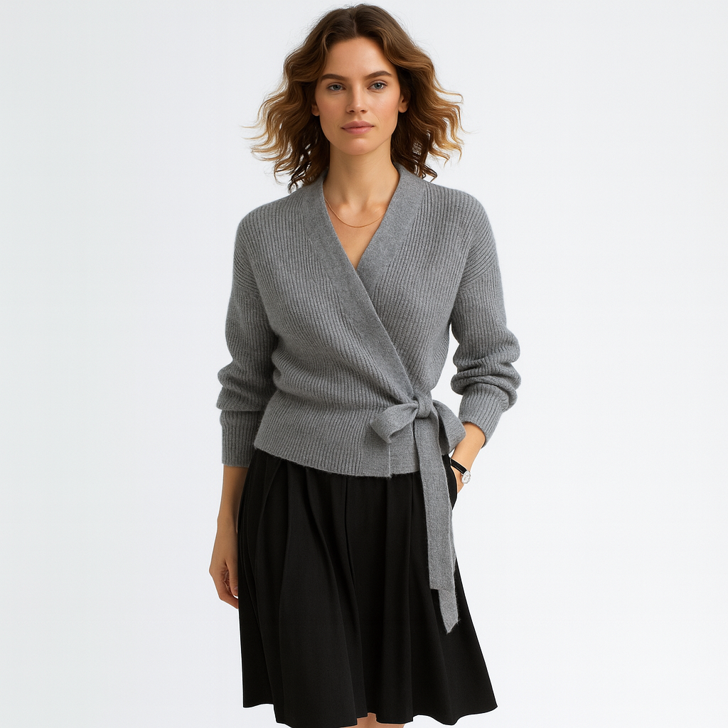 Elegant ribstrikket wrap-cardigan med bindebånd