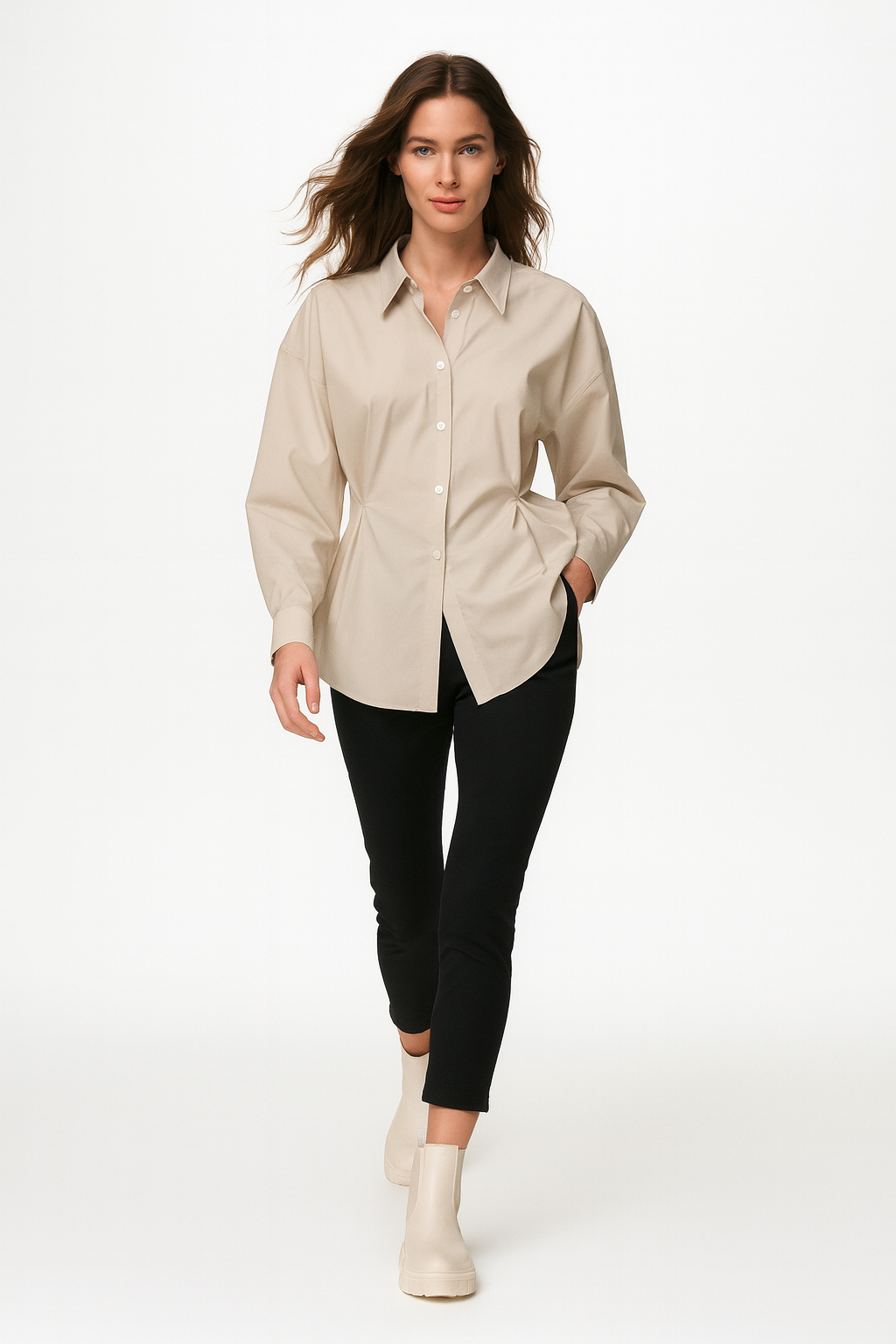 Elegant langærmet skjorte med justerbar talje og afslappet silhuet