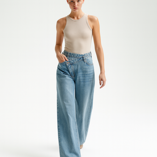 Kvinders jeans med asymmetrisk talje | Vide ben | Moderne design i lys denim