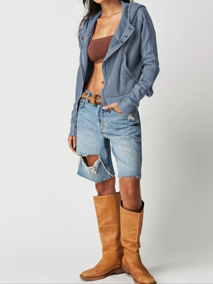 Dame hættetrøje i vaffelstrik | Kort pasform | Afslappet streetwear look