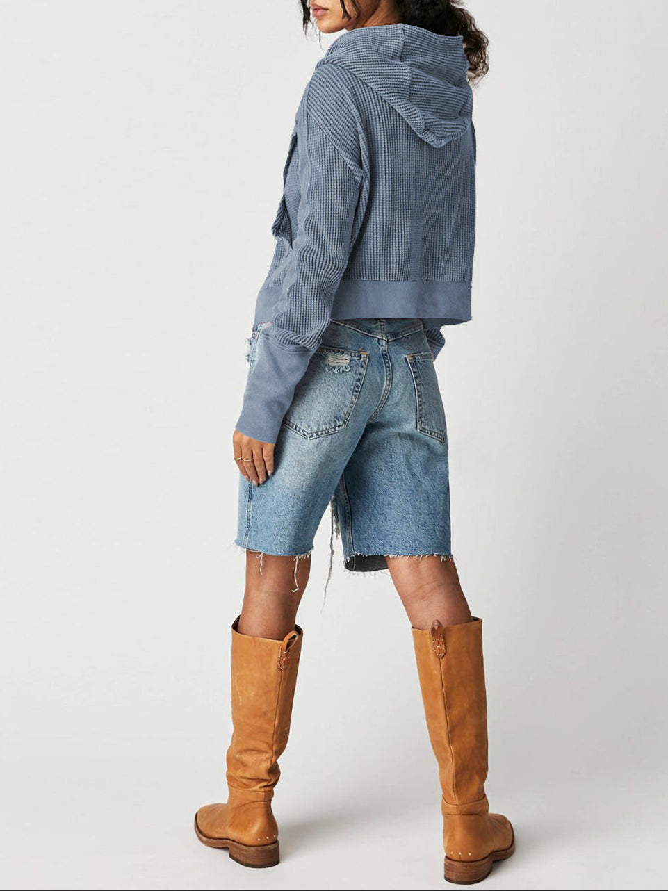 Dame hættetrøje i vaffelstrik | Kort pasform | Afslappet streetwear look