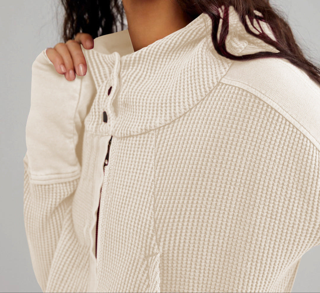Dame hættetrøje i vaffelstrik | Kort pasform | Afslappet streetwear look