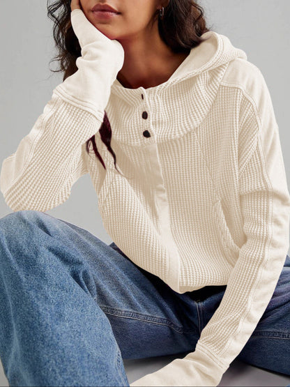 Dame hættetrøje i vaffelstrik | Kort pasform | Afslappet streetwear look