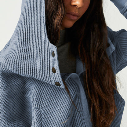 Dame hættetrøje i vaffelstrik | Kort pasform | Afslappet streetwear look