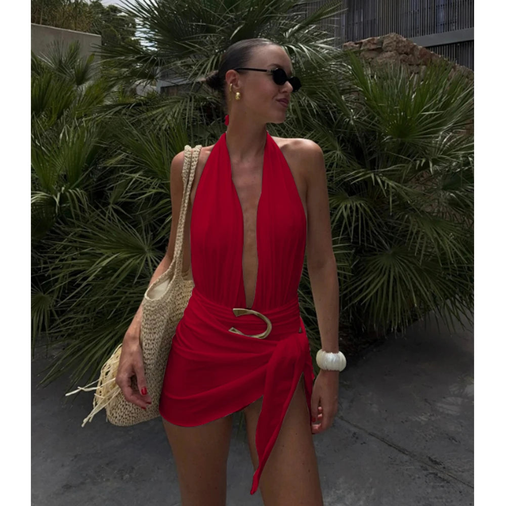 Minimalistisk bikini­sæt med sarongnederdel | Elegant tredelt strandlook