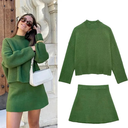 Dame sæt med sweater og nederdel | Blød finstrik | Elegant og tidløs stil